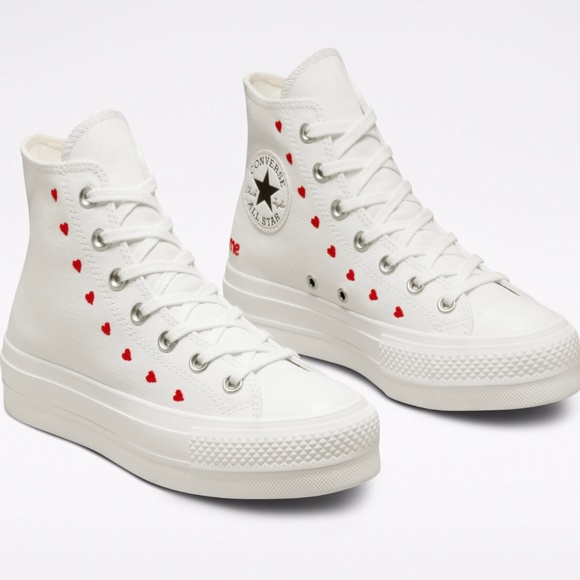 Converse Chuck Taylor All Star Platform High Embroidered Hearts Red White size 6 - Picture 2 of 9